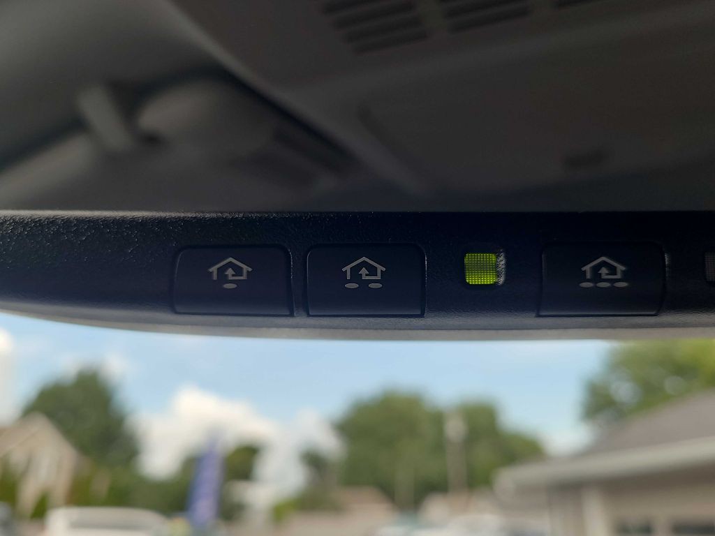 2020 Nissan Armada Image 30