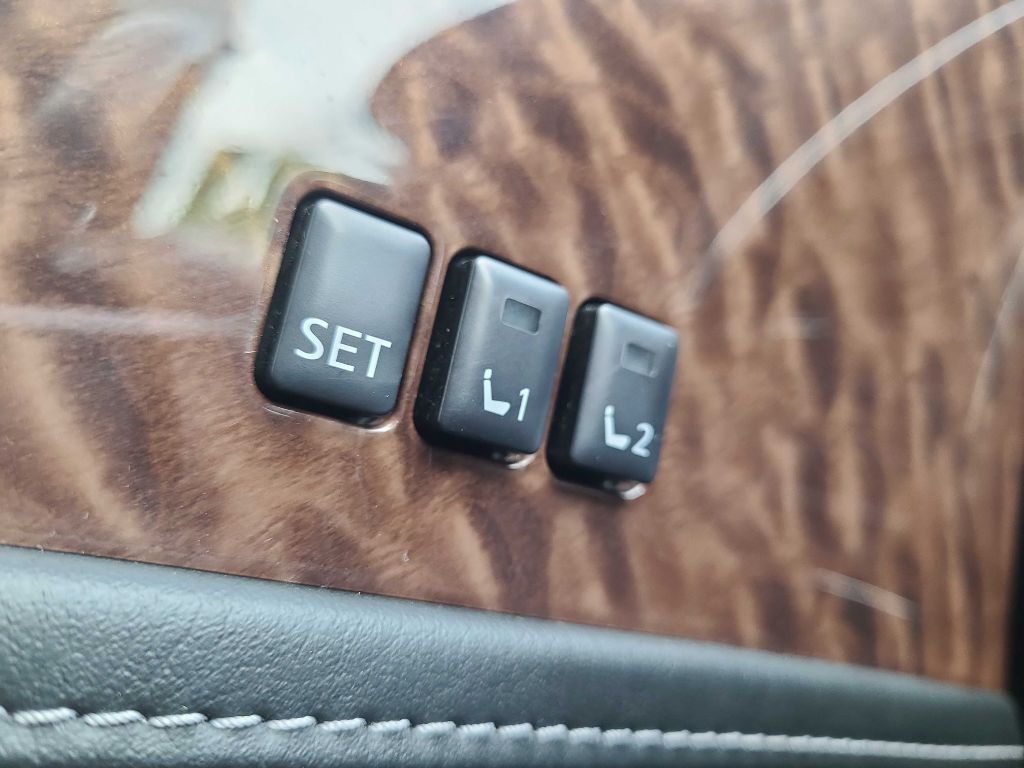 2020 Nissan Armada Image 32