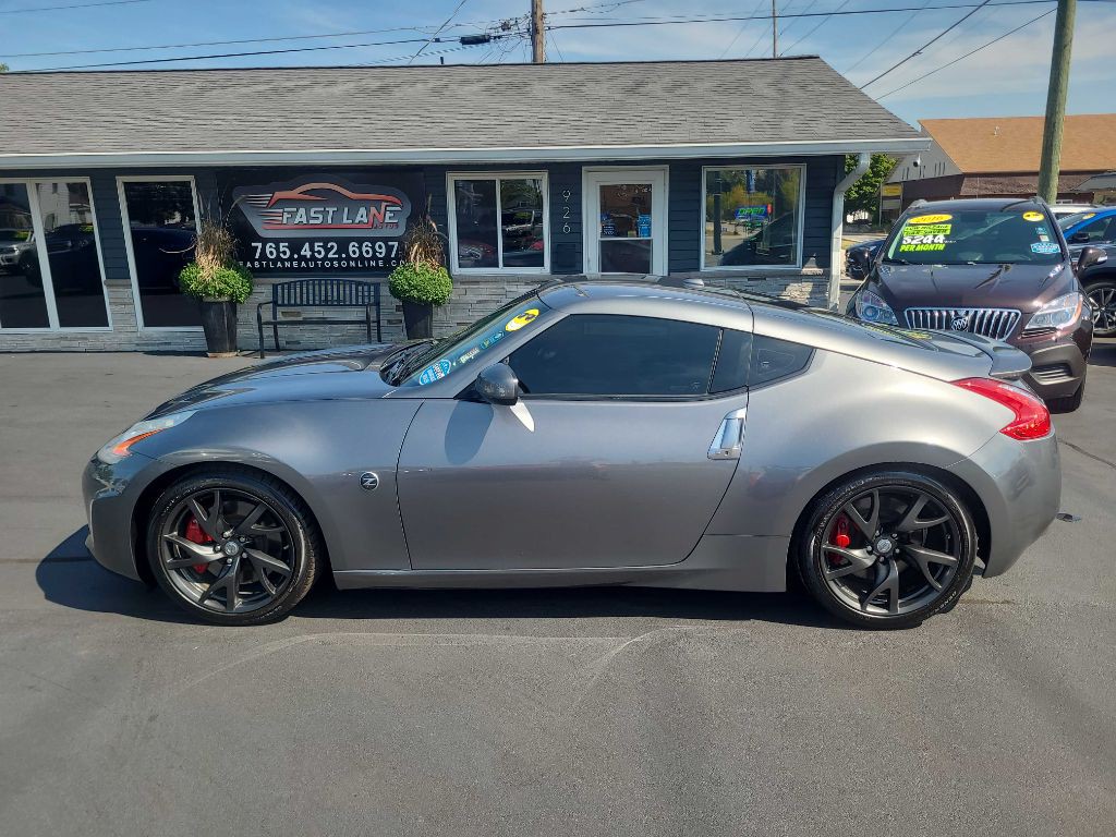 2014 Nissan 370Z Image 2