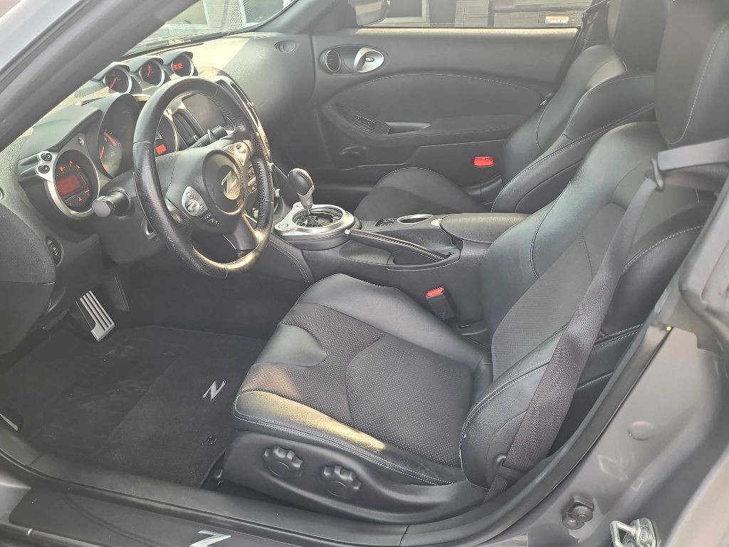 2014 Nissan 370Z Image 9