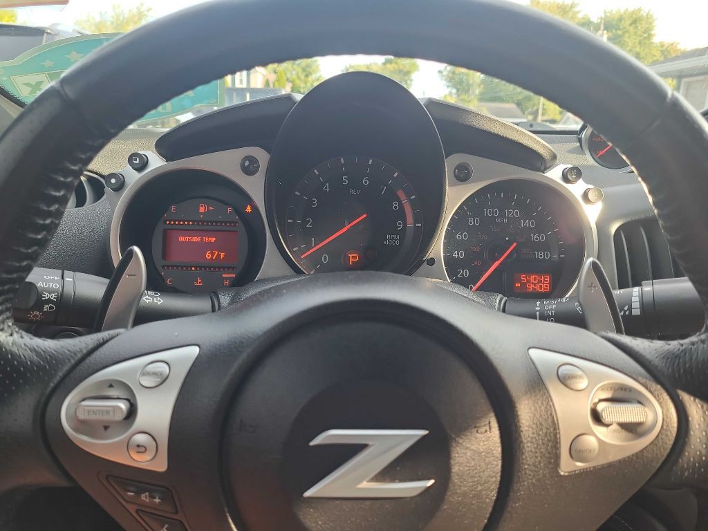 2014 Nissan 370Z Image 13