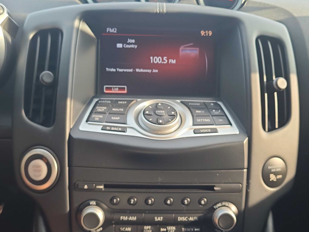 2014 Nissan 370Z Image 18