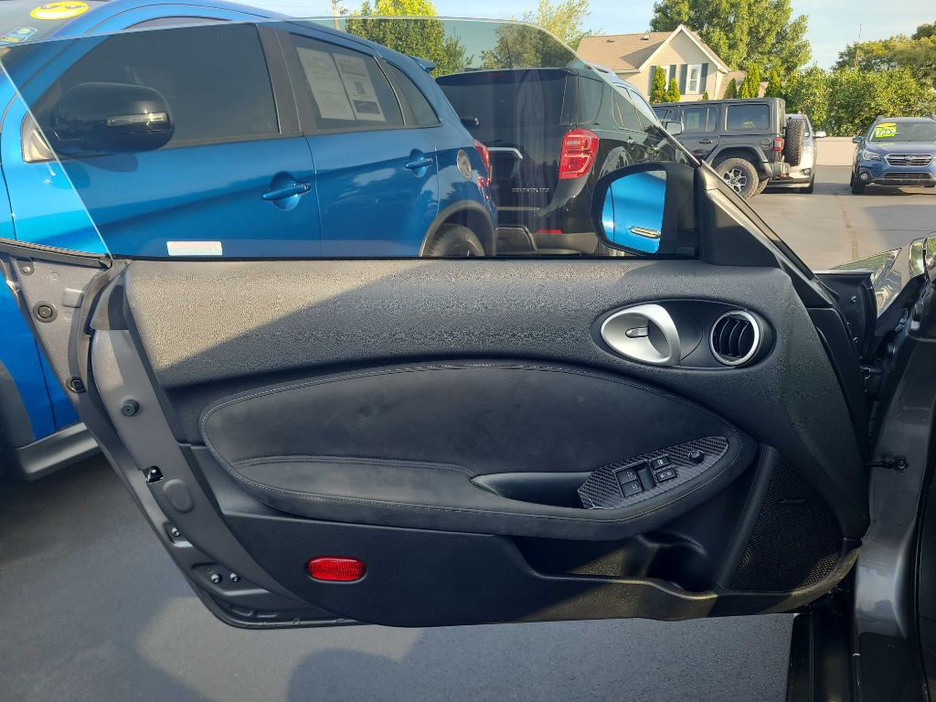 2014 Nissan 370Z Image 26