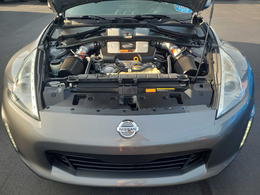 2014 Nissan 370Z Image 32
