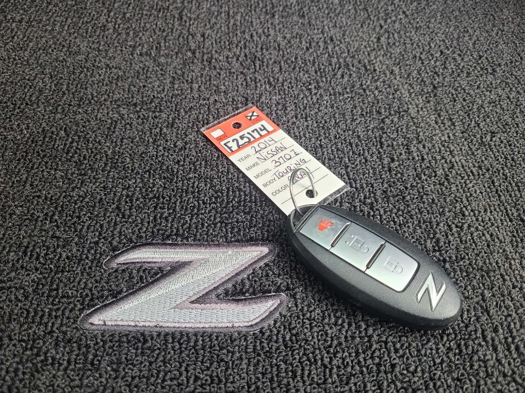 2014 Nissan 370Z Image 35