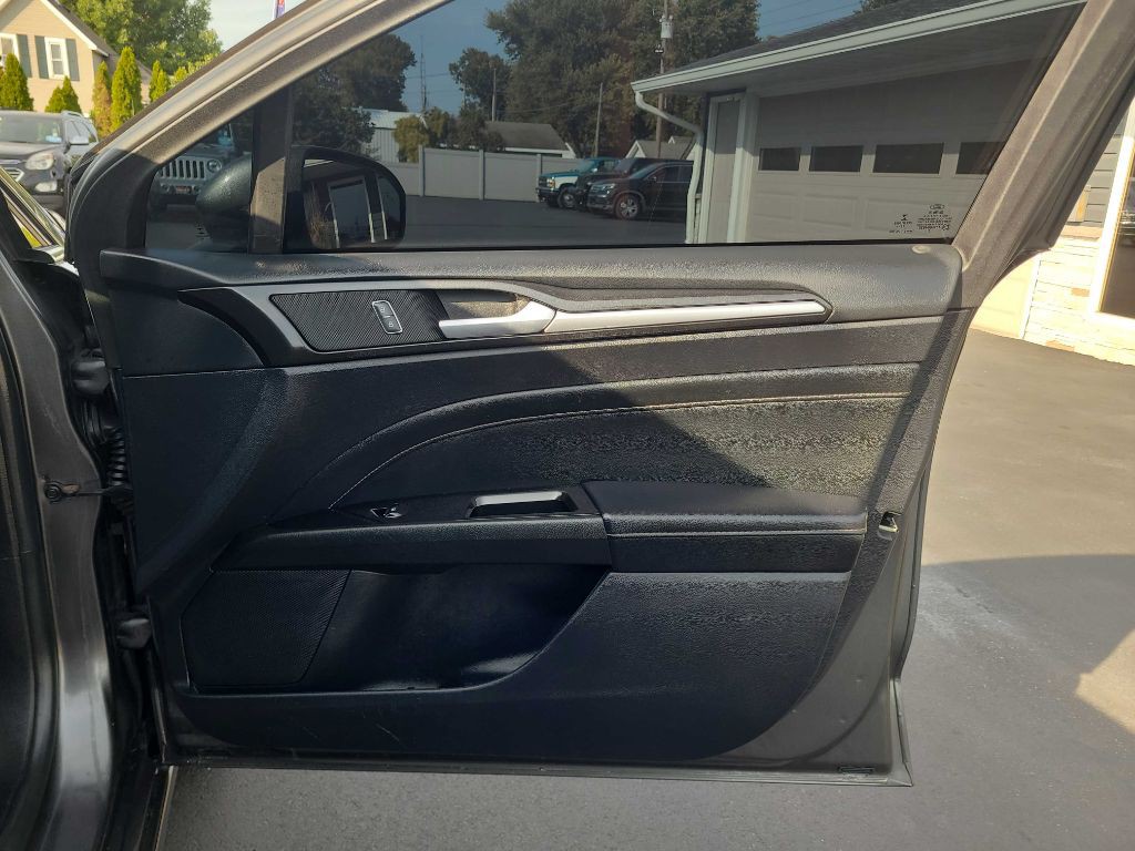 2020 Ford Fusion Image 37