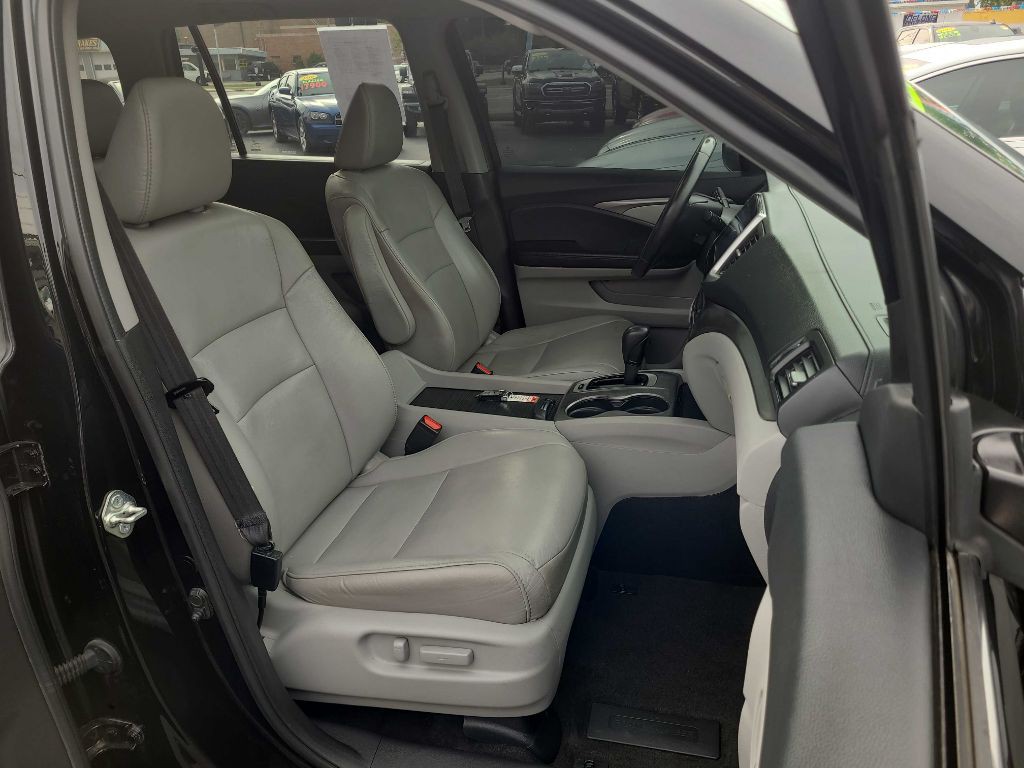 2017 Honda Pilot Image 12
