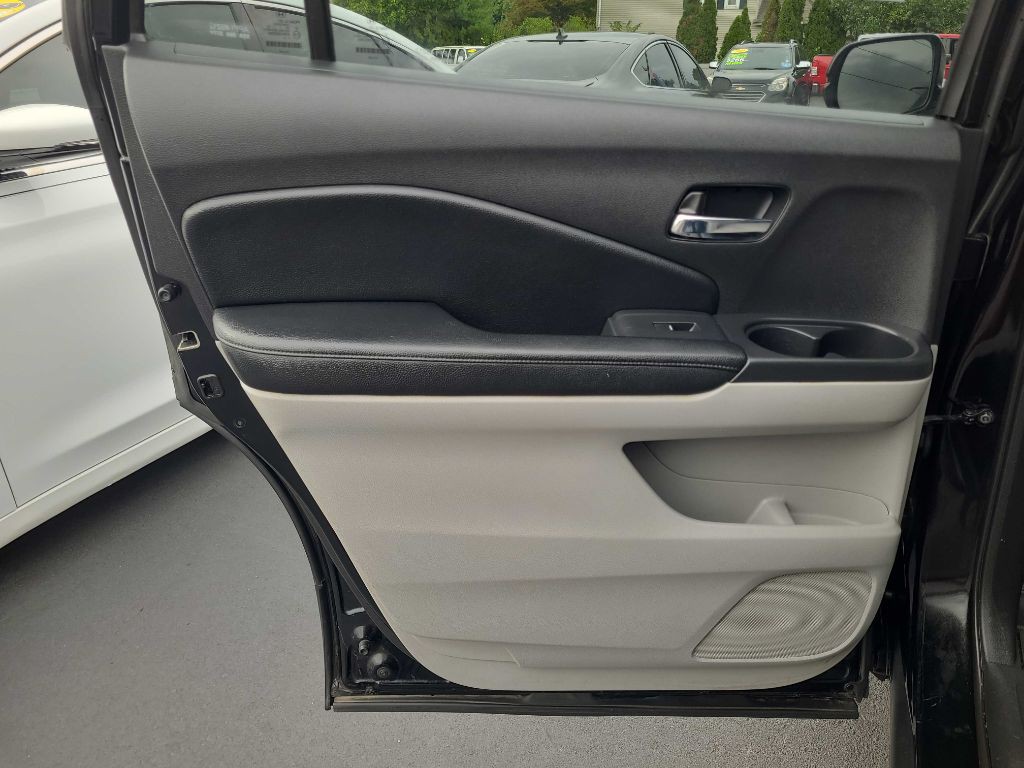 2017 Honda Pilot Image 35