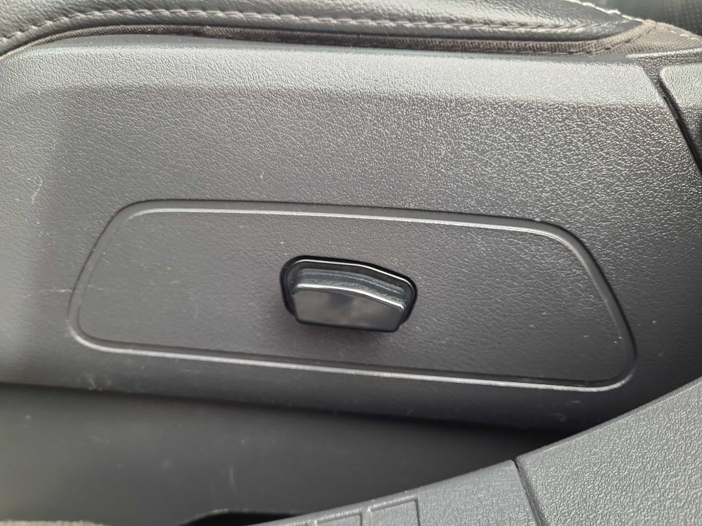 2016 Jeep Compass Image 24