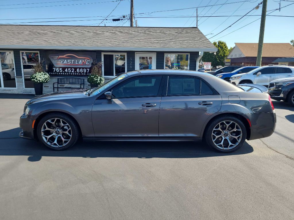2018 Chrysler 300 Image 2