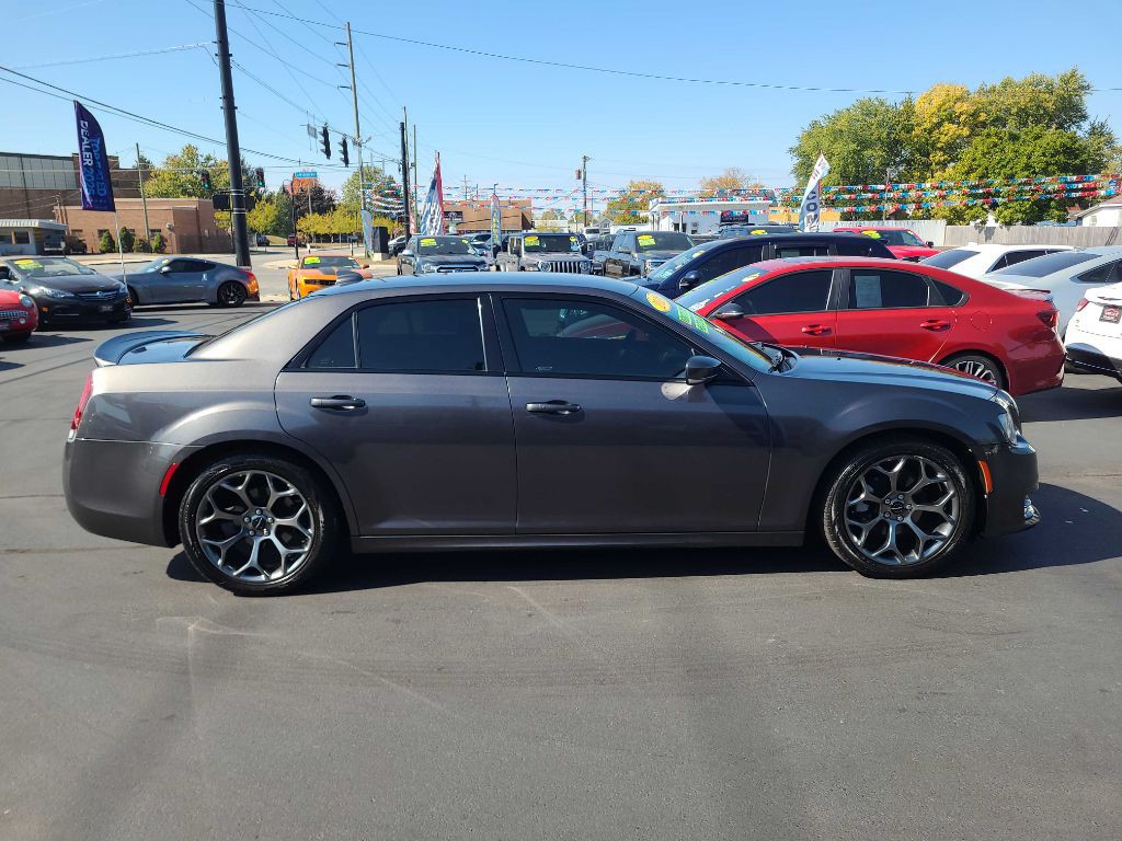 2018 Chrysler 300 Image 6