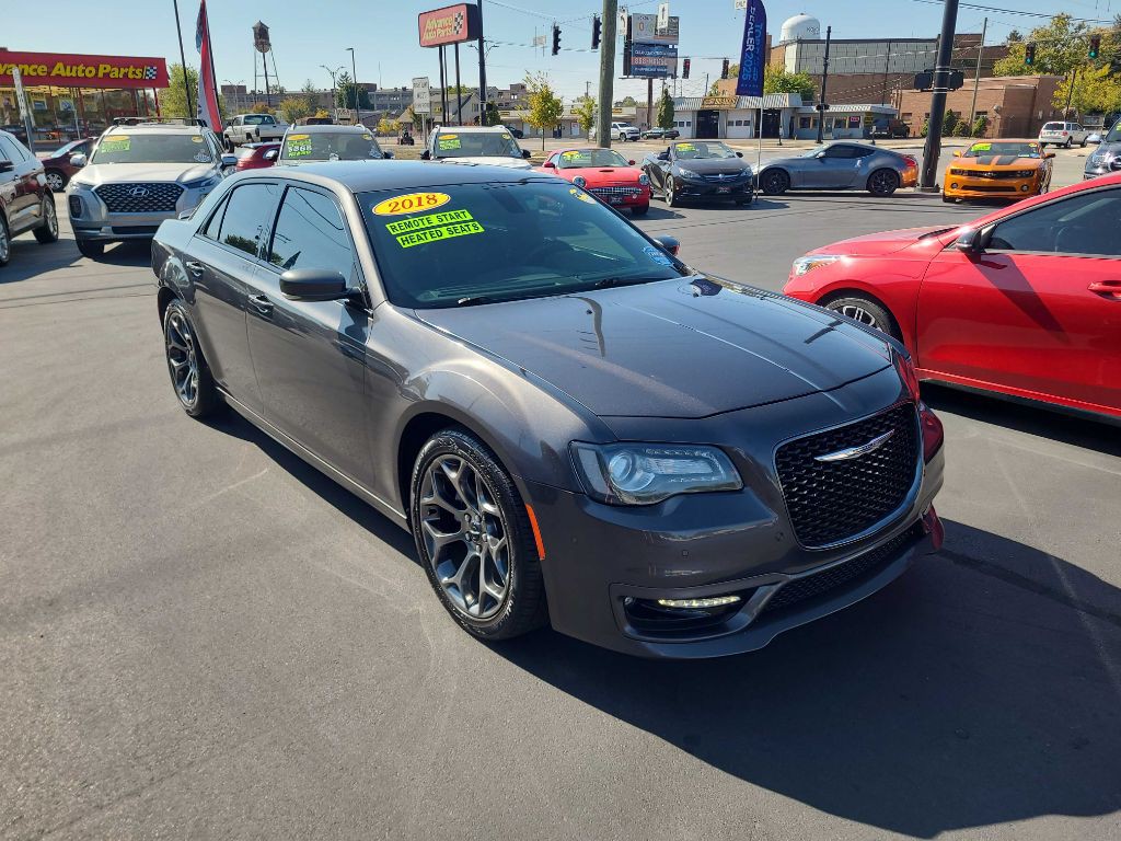 2018 Chrysler 300 Image 7