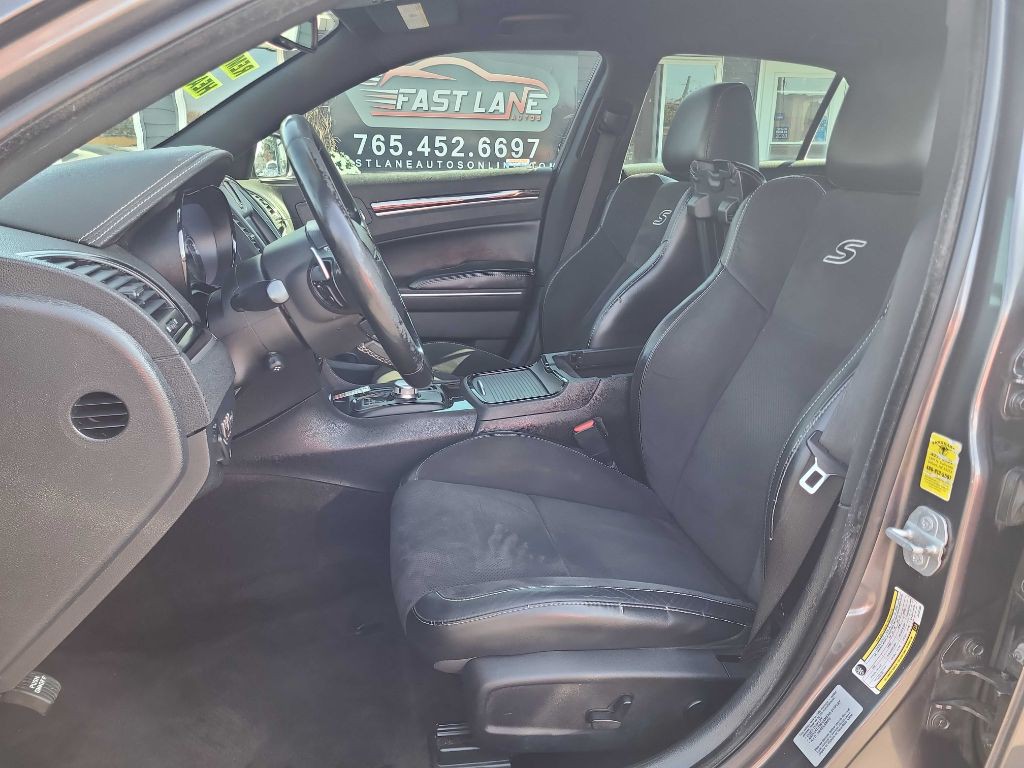 2018 Chrysler 300 Image 10