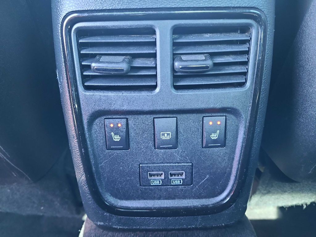 2018 Chrysler 300 Image 16