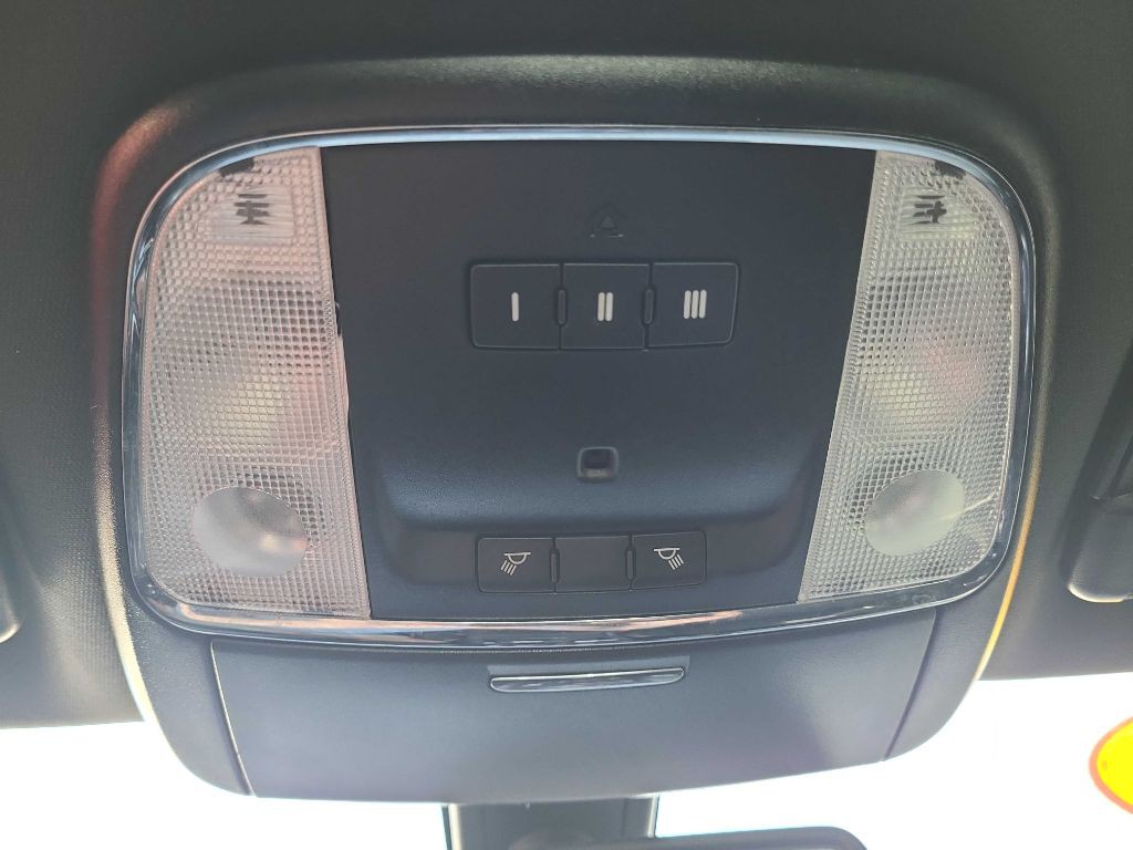 2018 Chrysler 300 Image 29