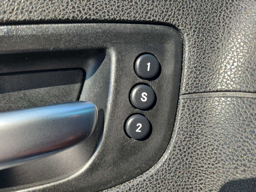 2018 Chrysler 300 Image 30