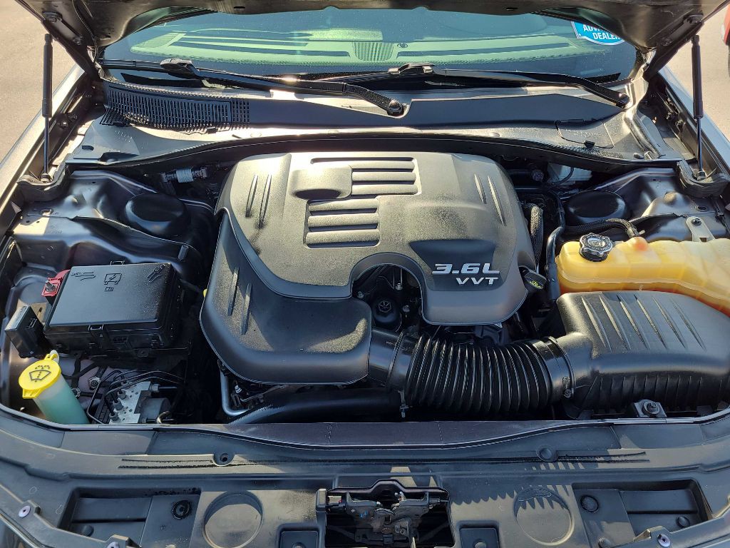 2018 Chrysler 300 Image 43