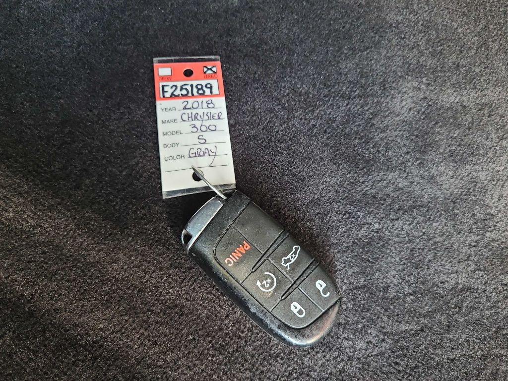 2018 Chrysler 300 Image 45