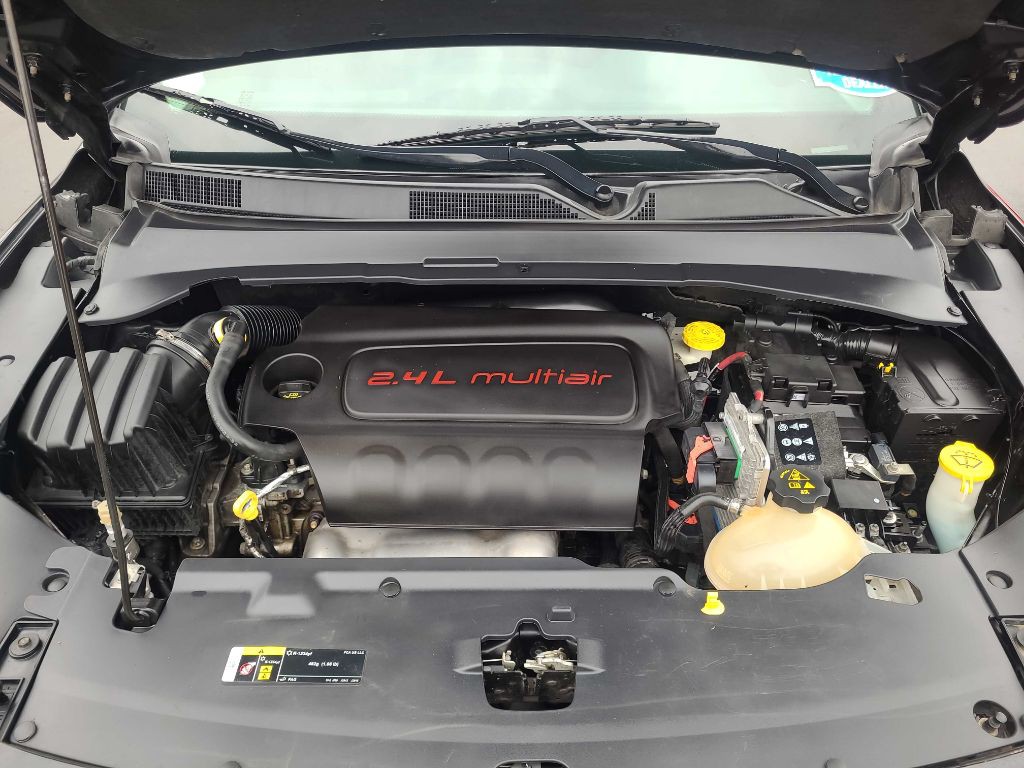 2018 Jeep Compass Image 38