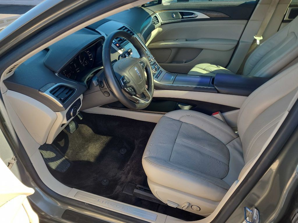 2017 Lincoln MKZ Image 10