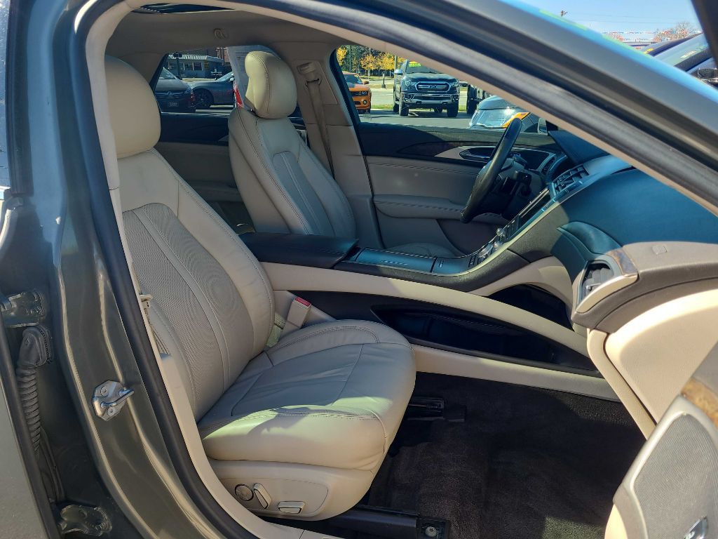 2017 Lincoln MKZ Image 12
