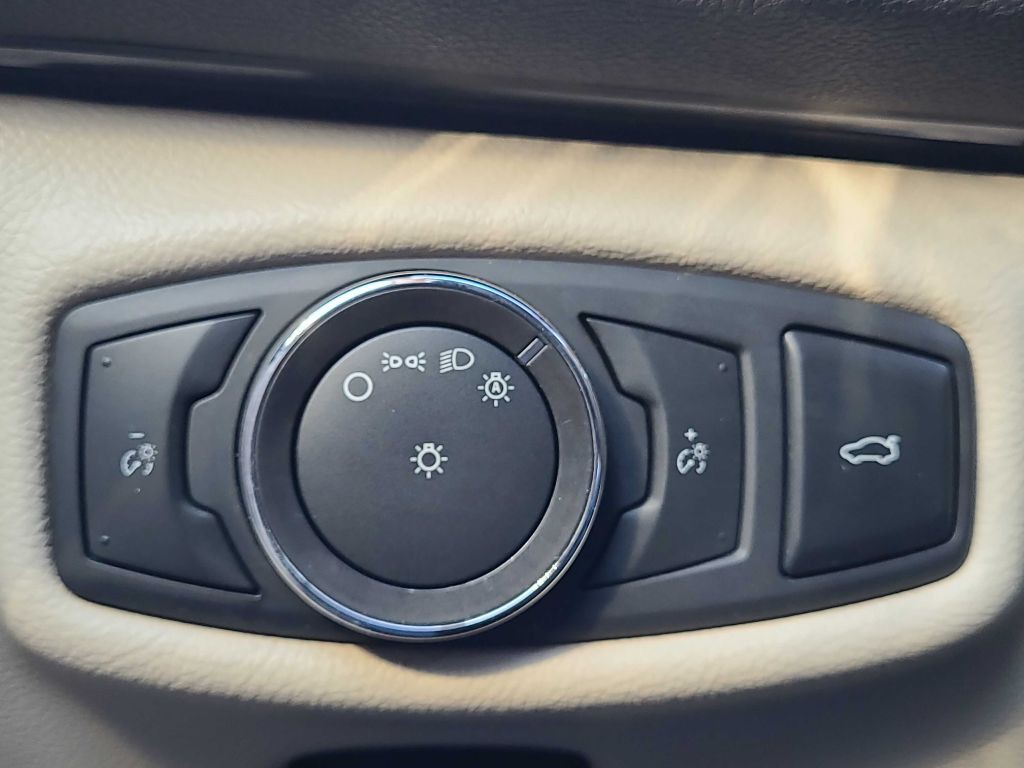 2017 Lincoln MKZ Image 21