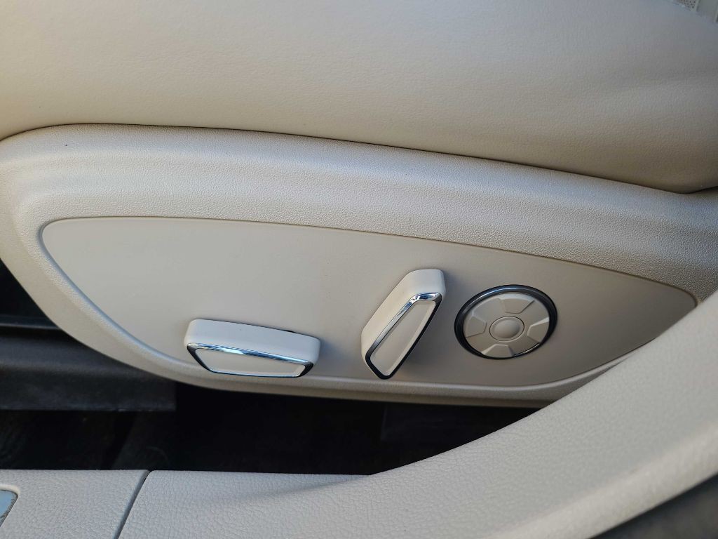 2017 Lincoln MKZ Image 33