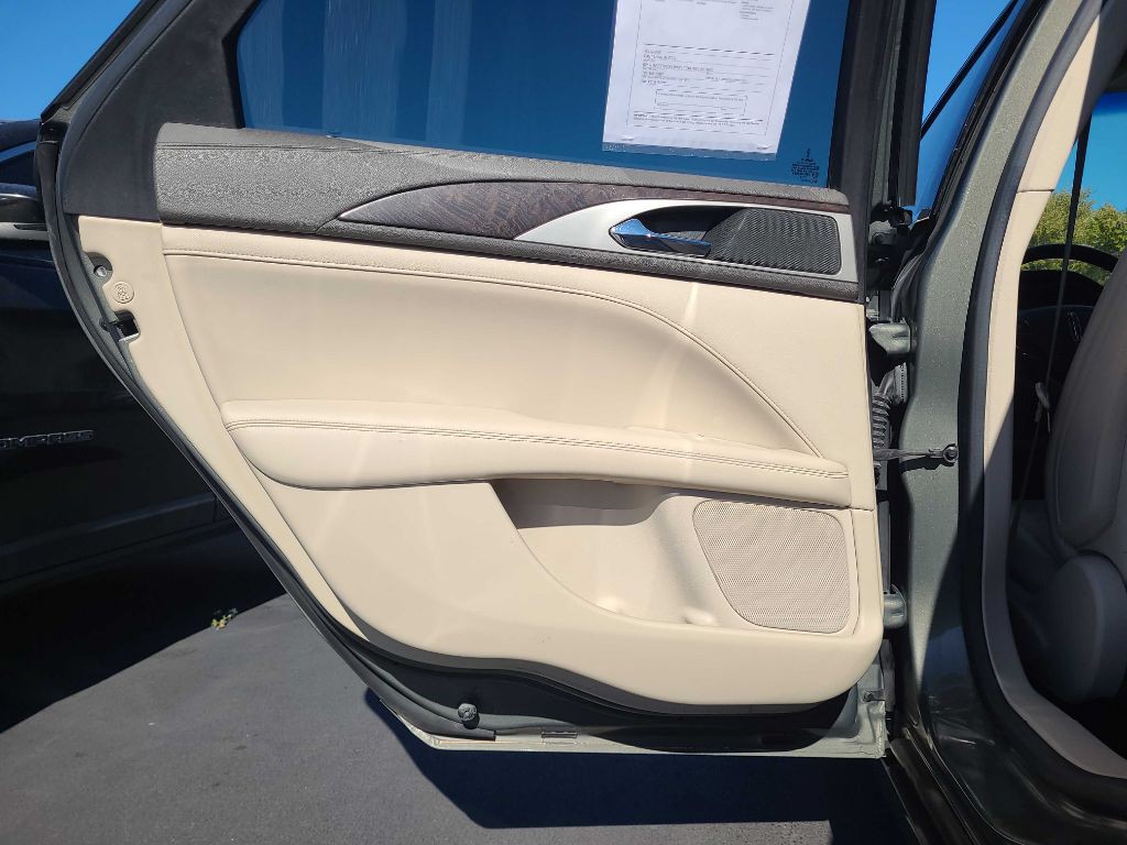 2017 Lincoln MKZ Image 37