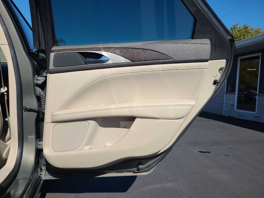 2017 Lincoln MKZ Image 39