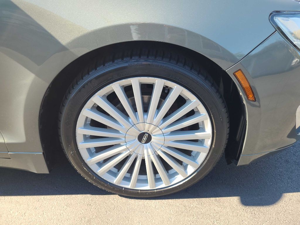 2017 Lincoln MKZ Image 43