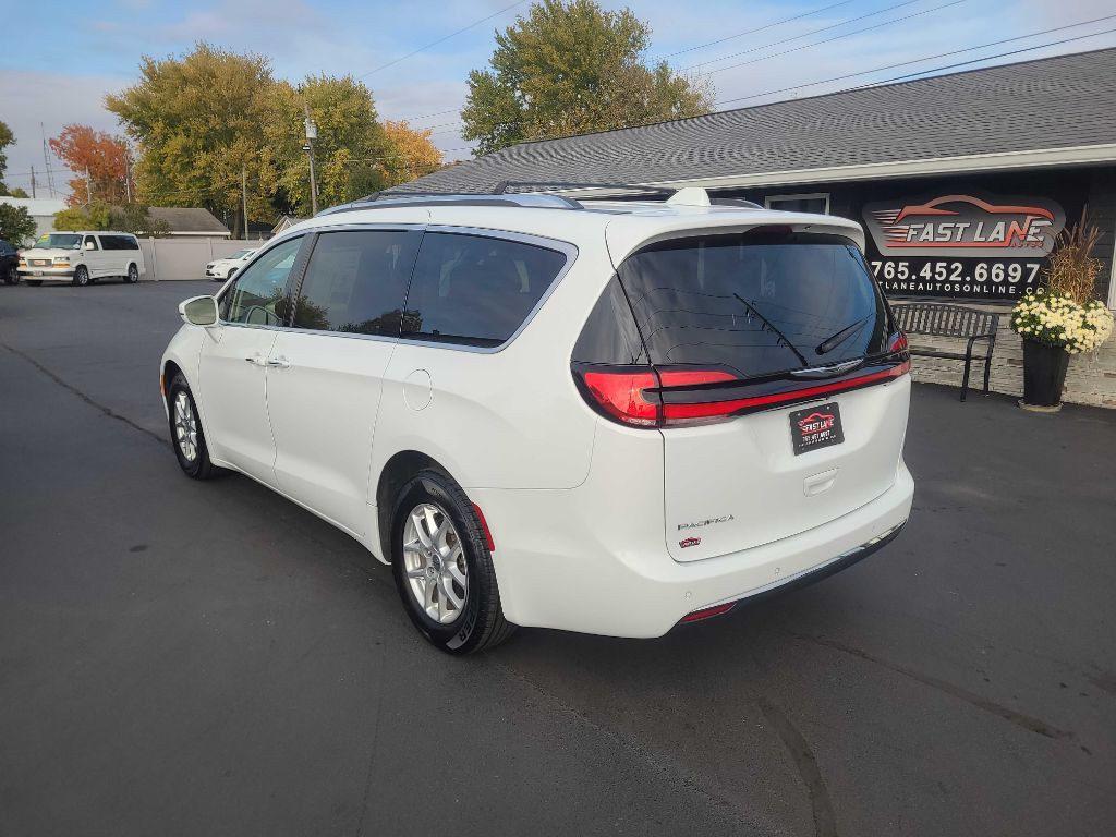 2021 Chrysler Pacifica Image 3