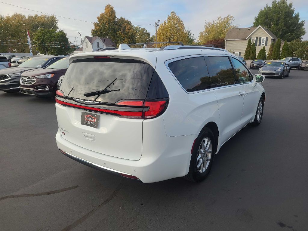 2021 Chrysler Pacifica Image 5