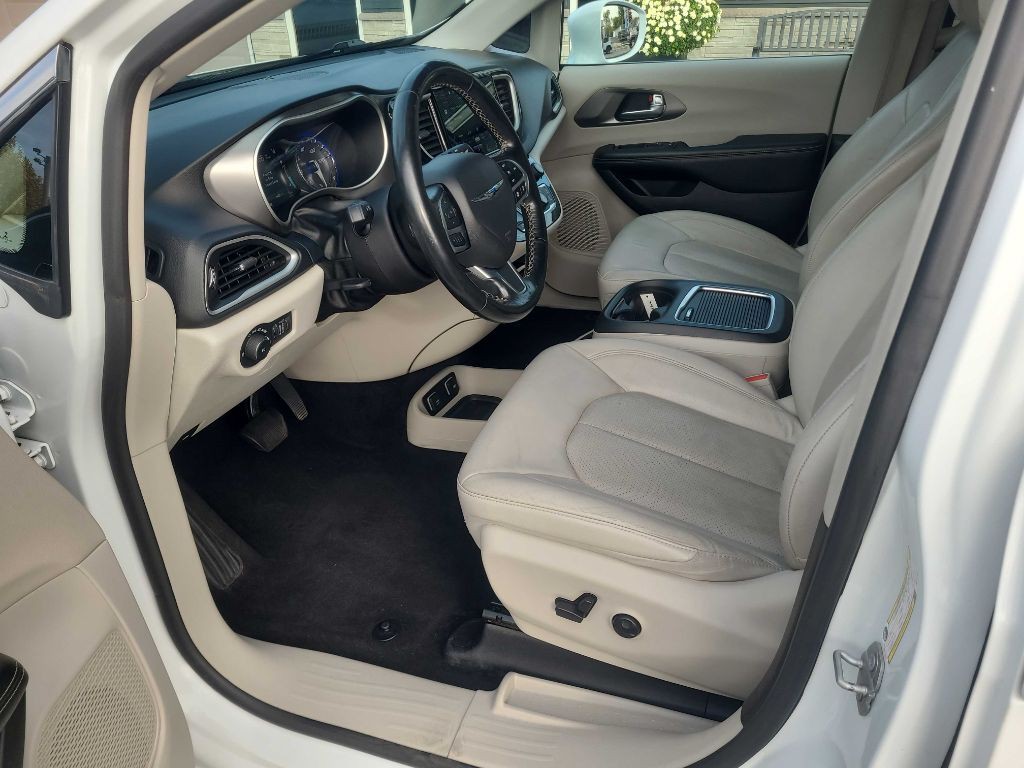 2021 Chrysler Pacifica Image 9