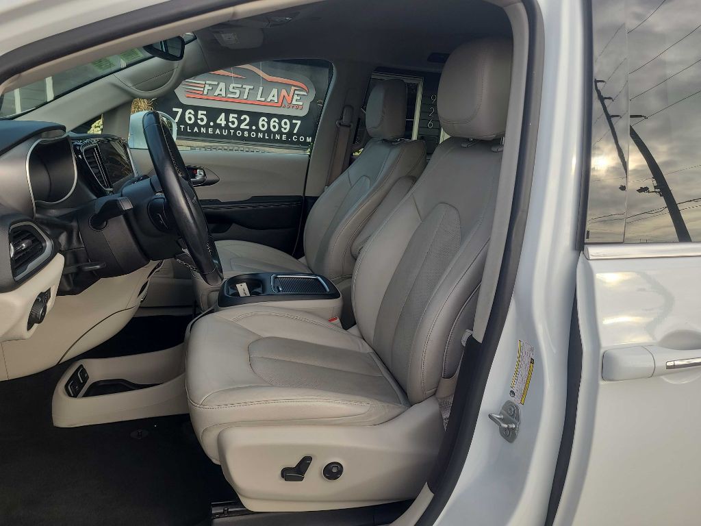 2021 Chrysler Pacifica Image 10