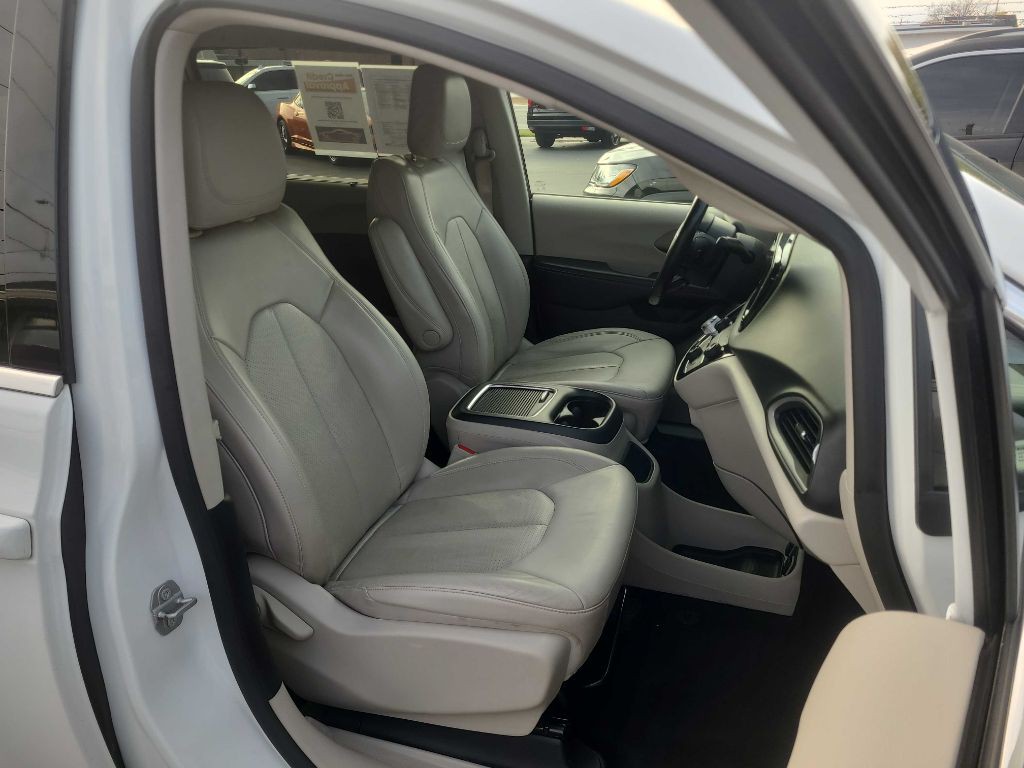 2021 Chrysler Pacifica Image 11