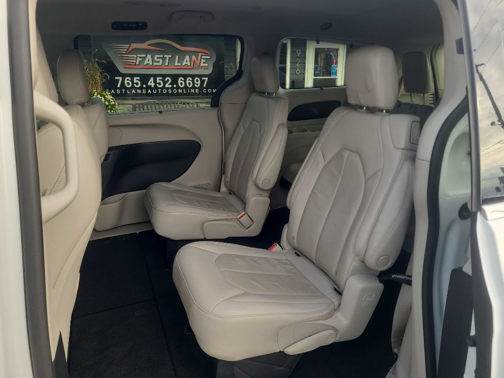 2021 Chrysler Pacifica Image 12