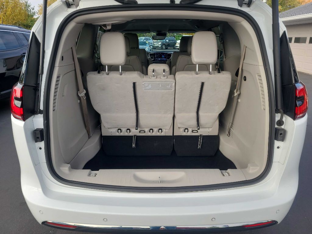 2021 Chrysler Pacifica Image 15