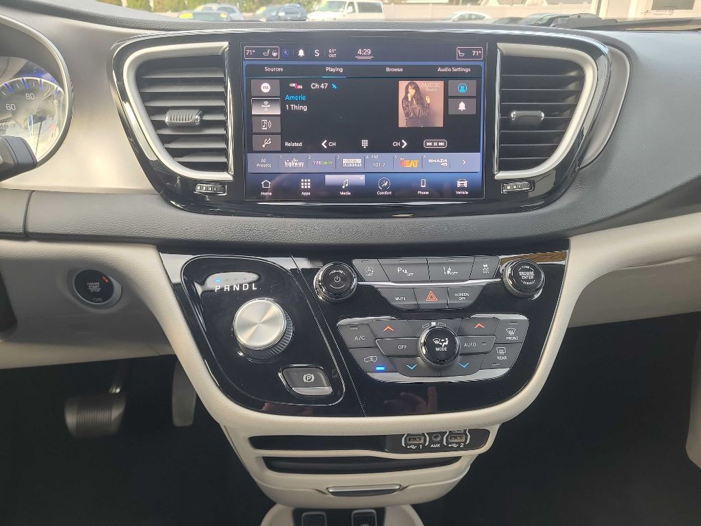 2021 Chrysler Pacifica Image 25