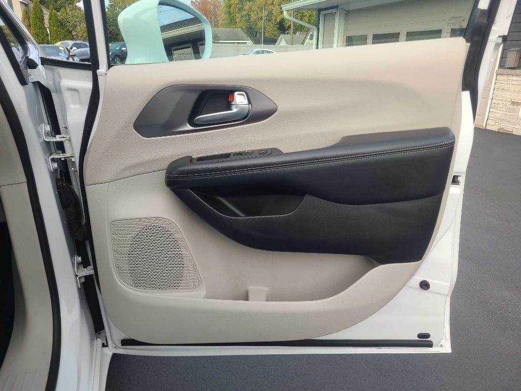 2021 Chrysler Pacifica Image 34