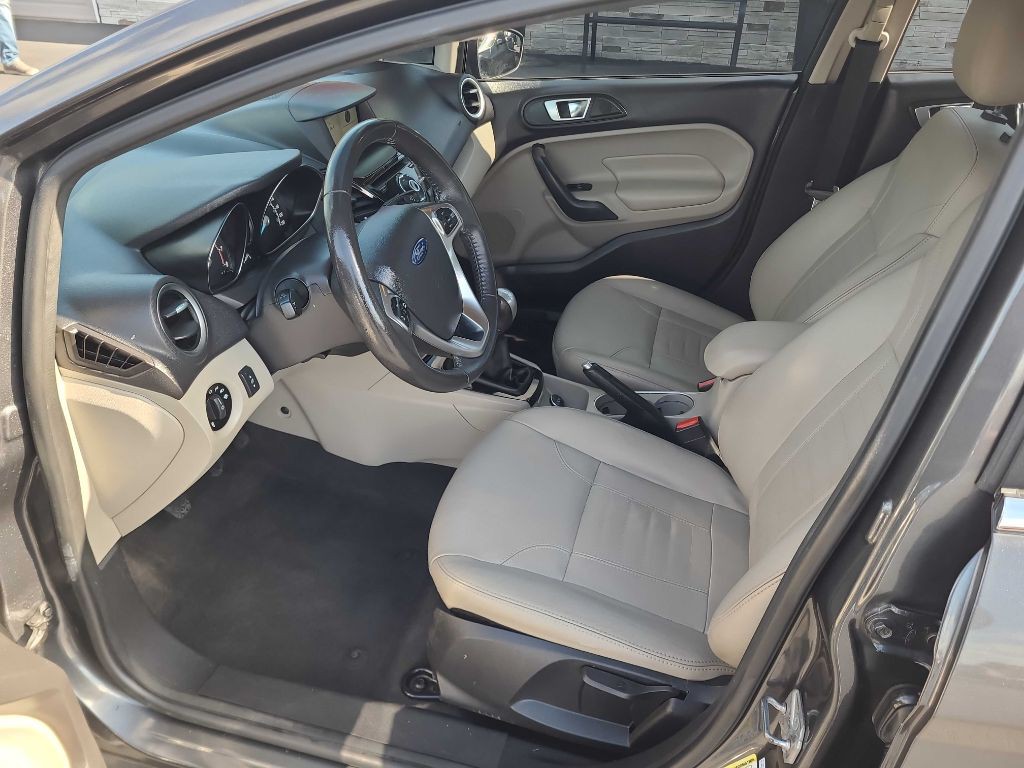 2016 Ford Fiesta Image 9