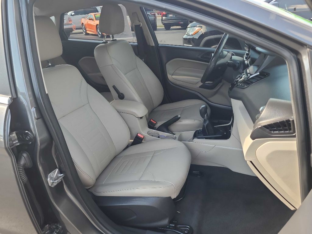 2016 Ford Fiesta Image 11
