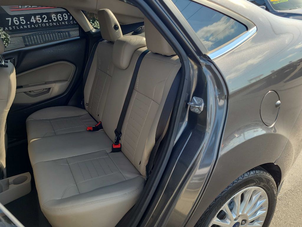 2016 Ford Fiesta Image 12