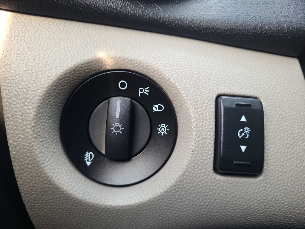 2016 Ford Fiesta Image 18