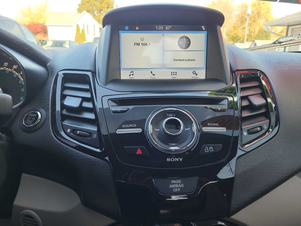 2016 Ford Fiesta Image 21