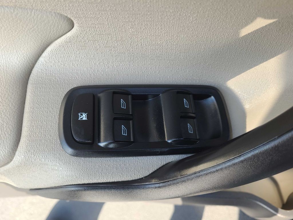 2016 Ford Fiesta Image 26