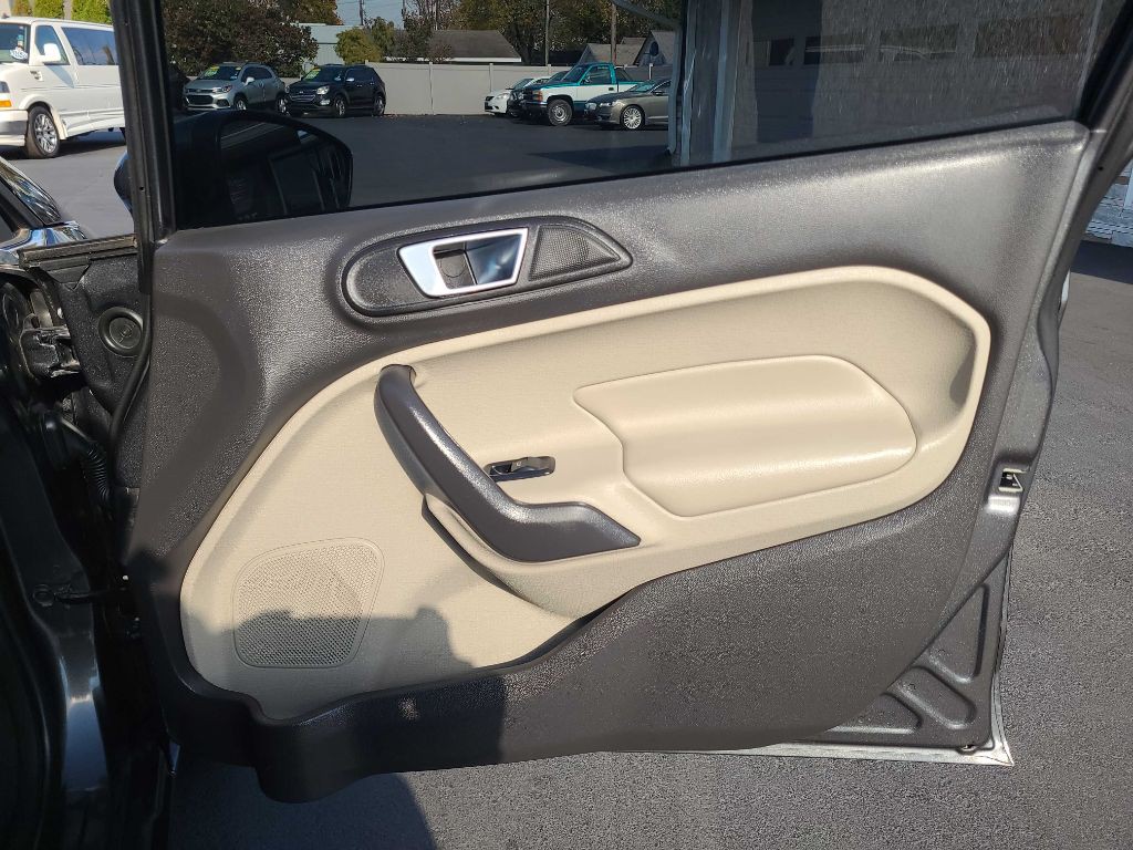 2016 Ford Fiesta Image 29