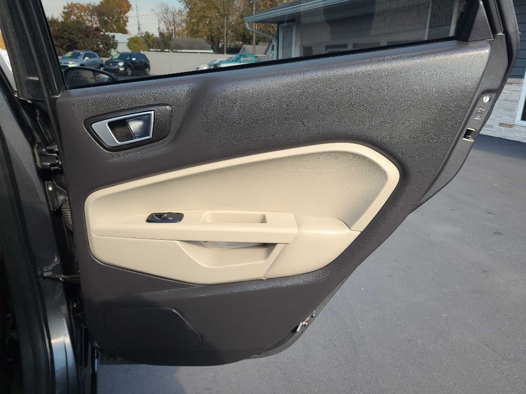 2016 Ford Fiesta Image 30