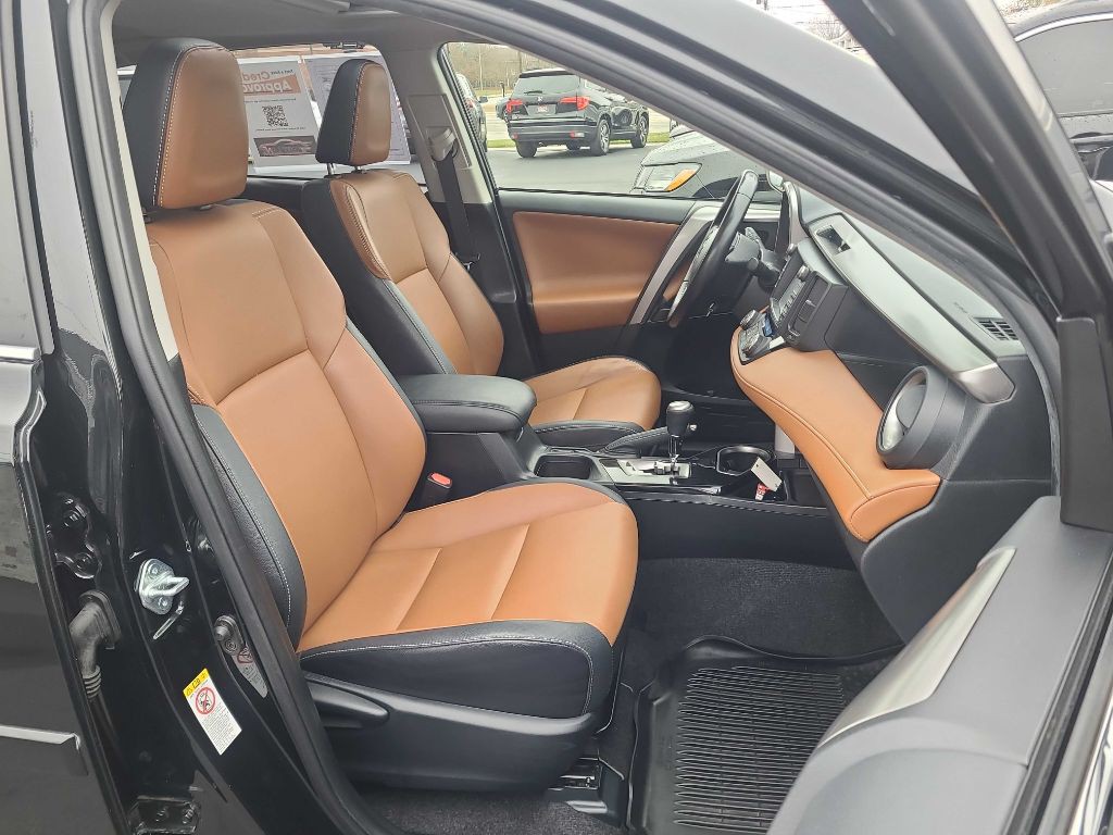 2017 Toyota Rav4 Image 12