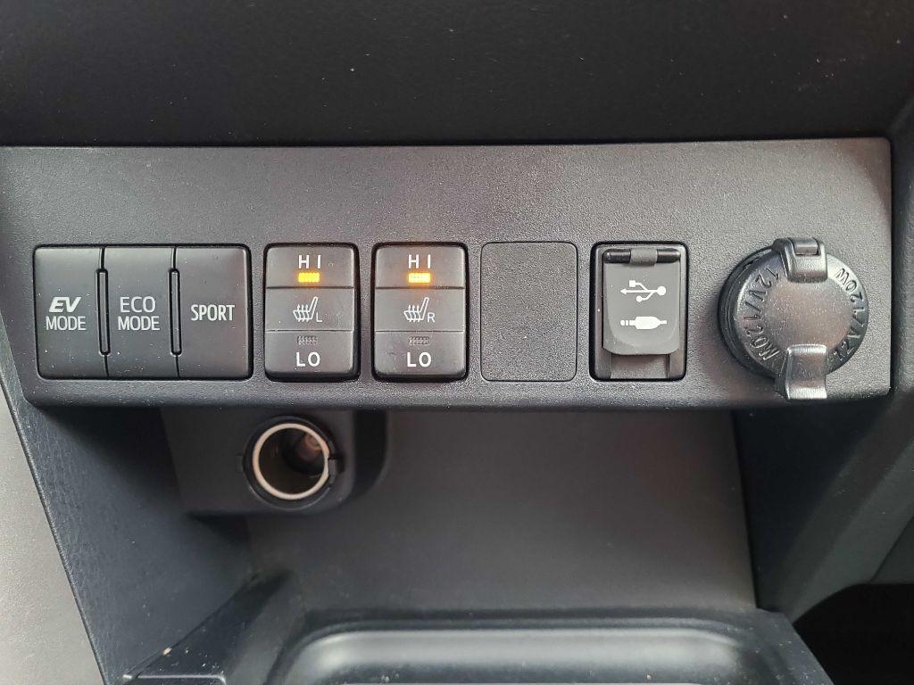 2017 Toyota Rav4 Image 29