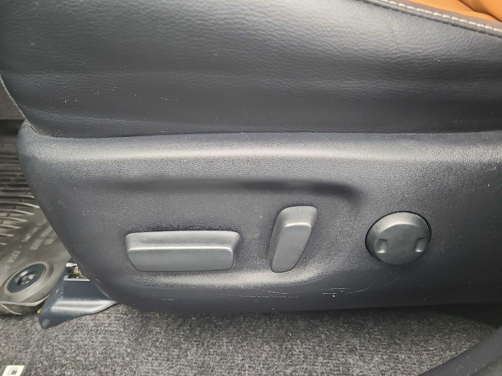 2017 Toyota Rav4 Image 33